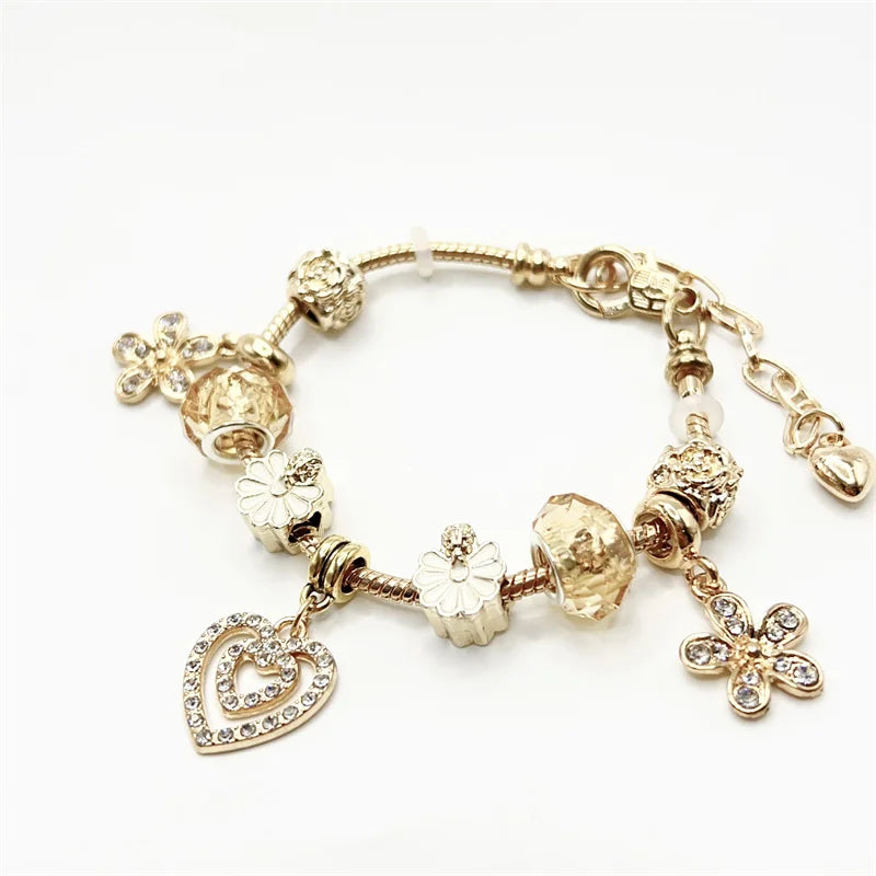 Fashion Golden Alloy Flower Rhinestone Love Shape Pendant Chain Bracelet for Women Daily Wear Jewelry Gift (box Not Included)