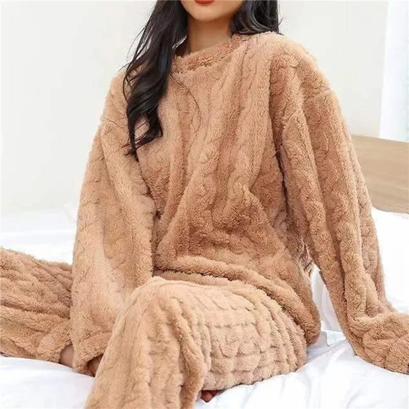 Soft Coral Velvet Jacquard Warm Pajama Set for Women Cozy Loungewear Outerwear for Winter Christmas Back to School Gift ﻿